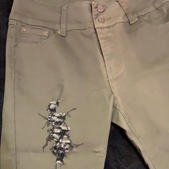 Olive green capris - Picture 2 of 4